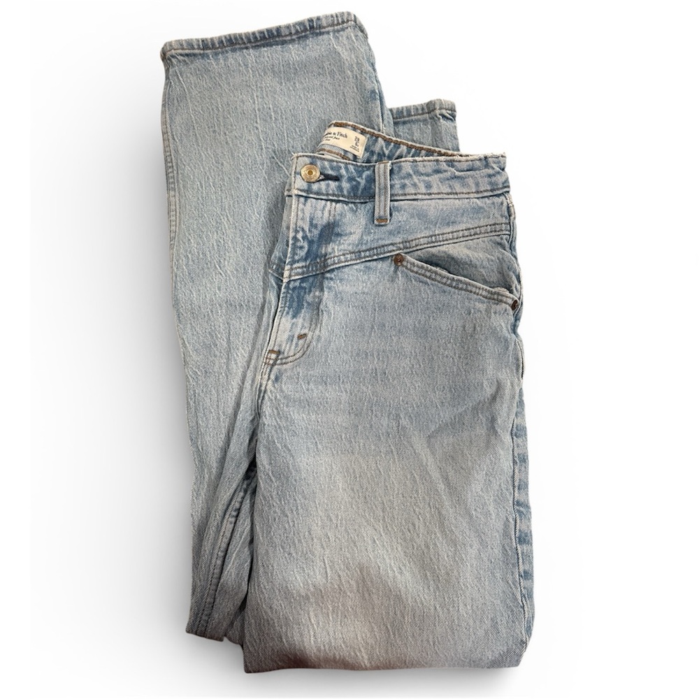 Abercrombie Fitch Curve Love High Rise 90 Relaxed Jeans Front Yoke 6 Short - 28